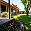 Oak Estate Motor Lodge