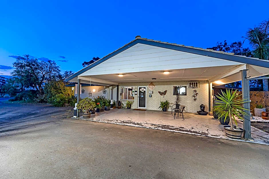 Castlereagh Motor Inn