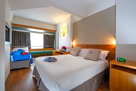 Triple Room (2 Adults + 1 Child)