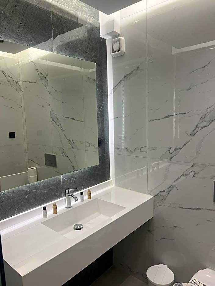 Diogenis Blue Palace