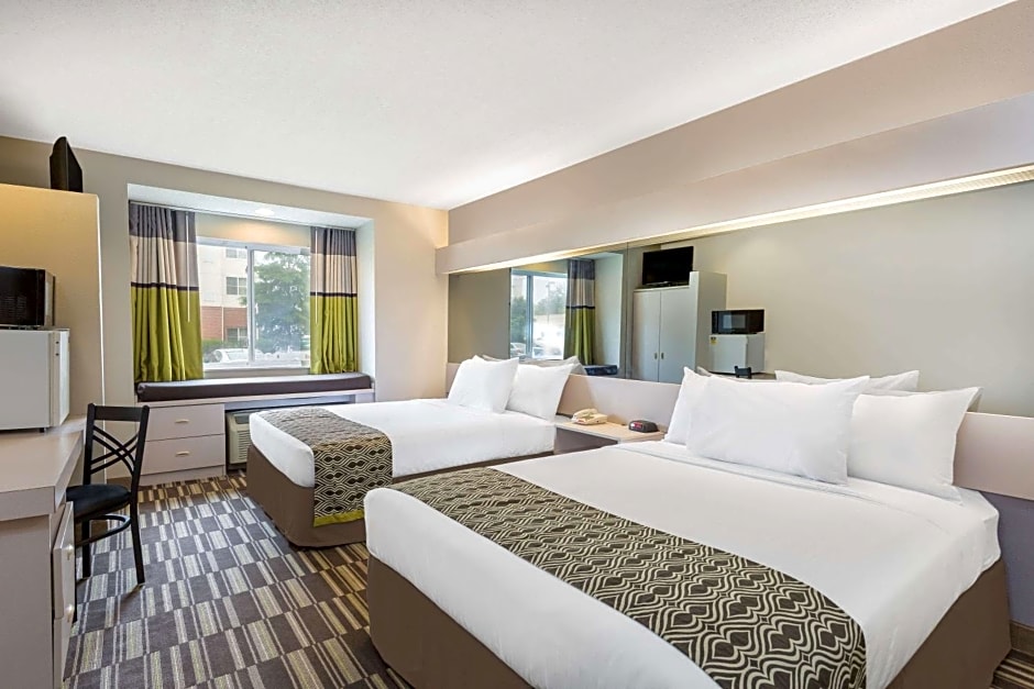 Microtel Inn & Suites By Wyndham Richmond Airport