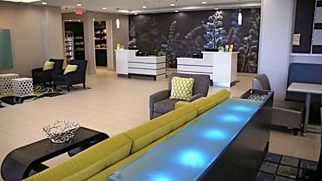 La Quinta Inn & Suites by Wyndham Odessa North-Sienna Tower