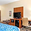 Comfort Inn & Suites Pine Bluff