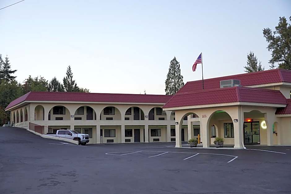 Timberland Inn & Suites