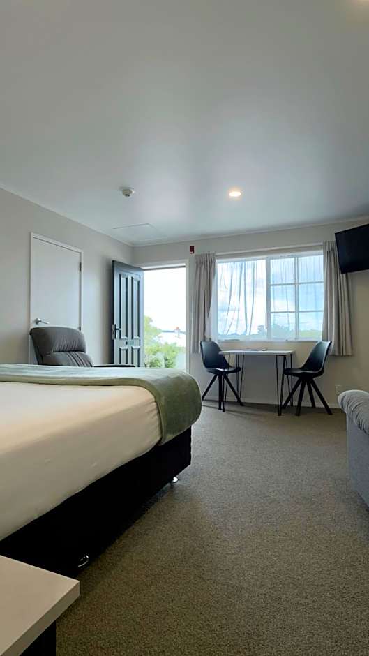 Bks Pohutukawa Lodge