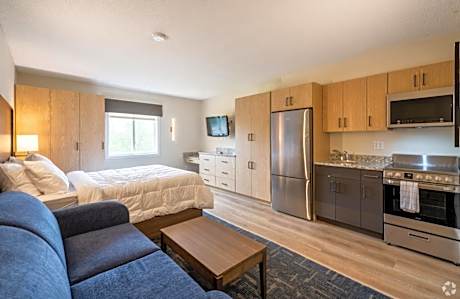Newly Renovated Suite (Handicap)