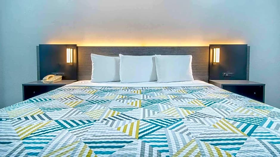 Studio 6 Texarkana TX