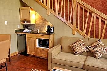 Fox Hotel And Suites