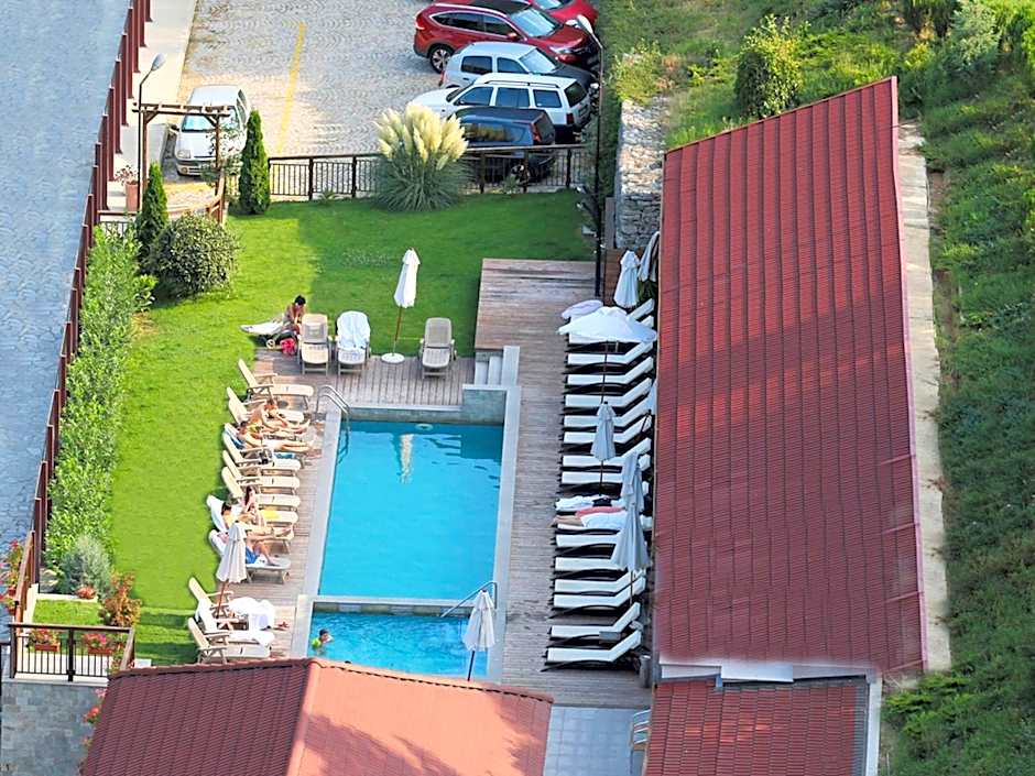 Хотел Аква Варвара - Минерални басейни и релакс