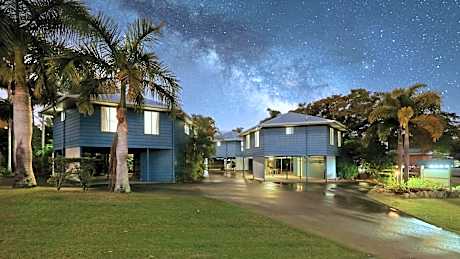 Boyne Island Motel and Villas