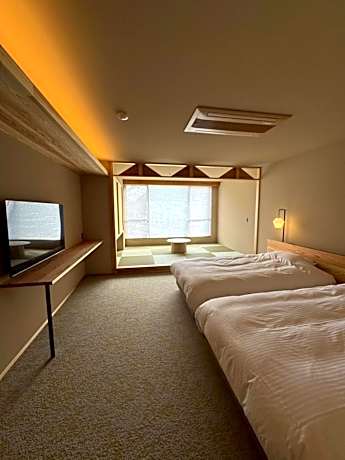 Quadruple Room with Tatami Area