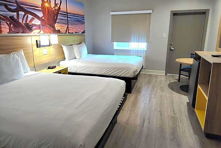 Photo 1 of 4 of Deluxe Studio 2 Queen Beds Suite