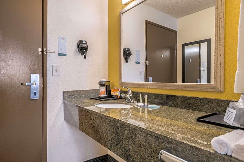 Quality Inn & Suites