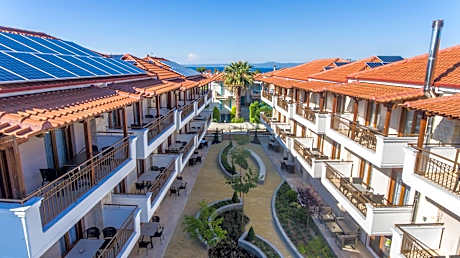 Apanemia Apartments by Flegra