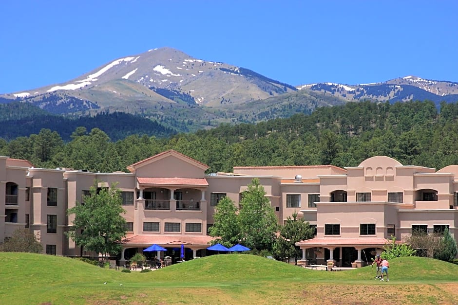 MCM Elegante Lodge & Resorts