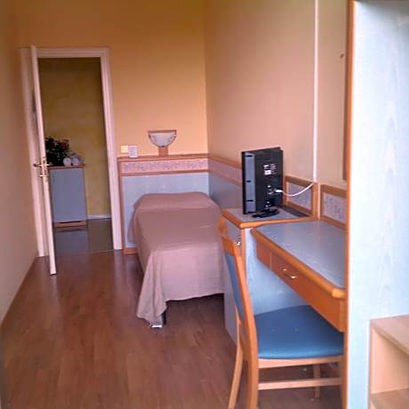 Economy Single Room