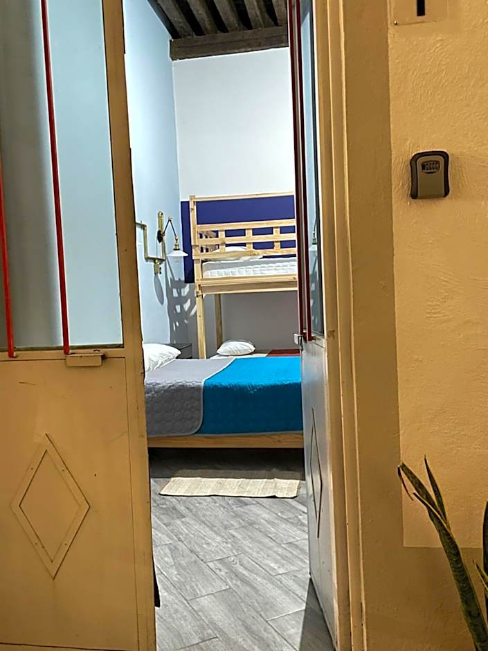 Céntrica habitación privada , #7 de 1 a 4 personas, Casona Doña Paula Aparta-hotel, baño compartido