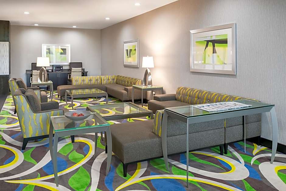 Holiday Inn Express & Suites Norman By IHG