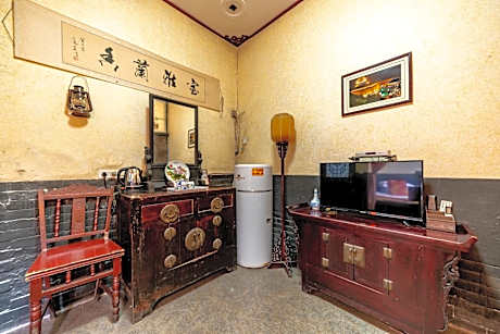 Courtyard Super Deluxe Triple Room