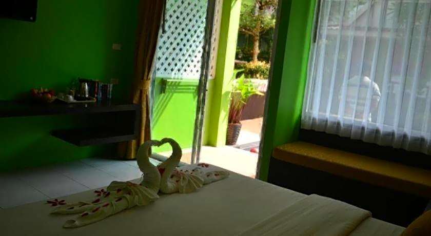 Khaolak C-nior Bungalows