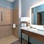 La Quinta Inn & Suites by Wyndham Jacksonville TX