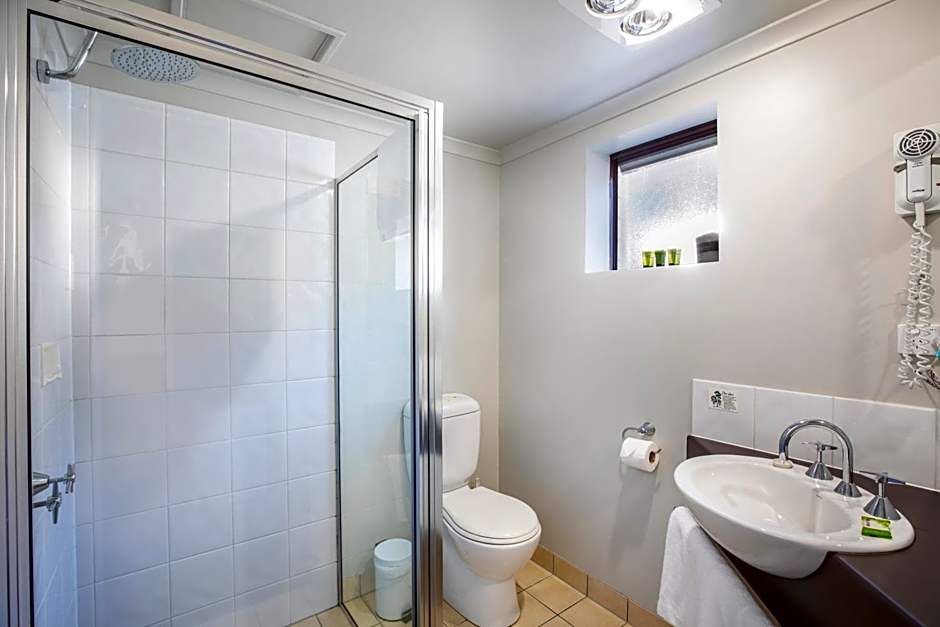 Nightcap at Riverside Hotel