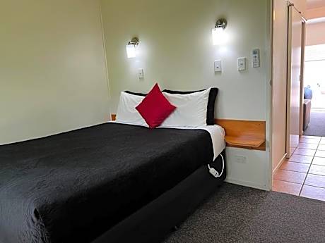 Premier One-Bedroom Apartment