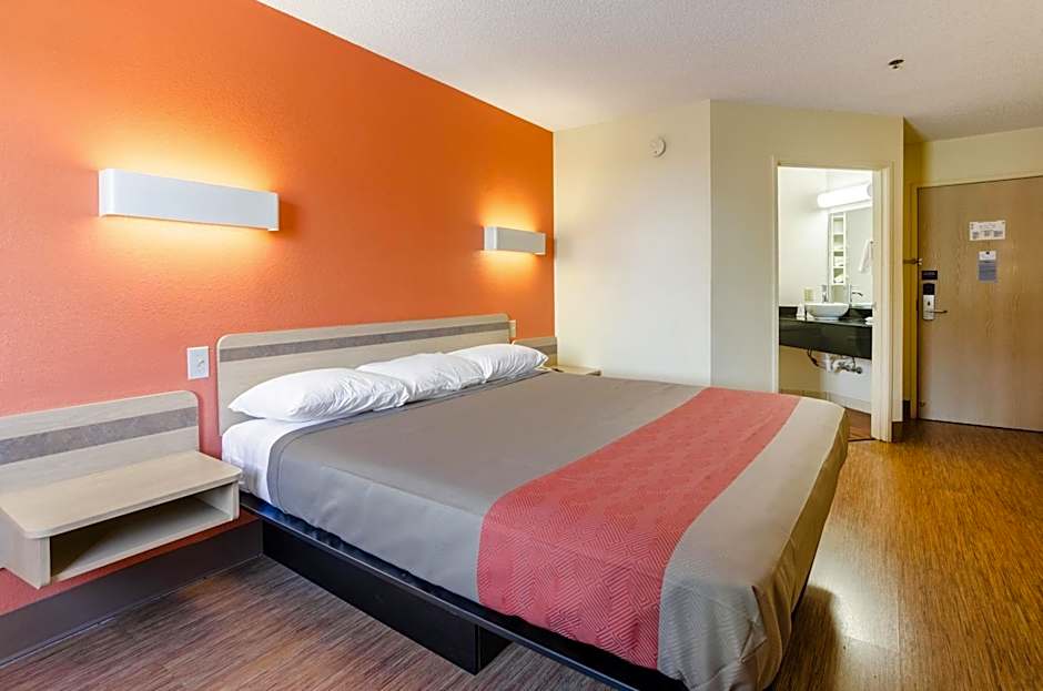 Motel 6-Bristol, VA