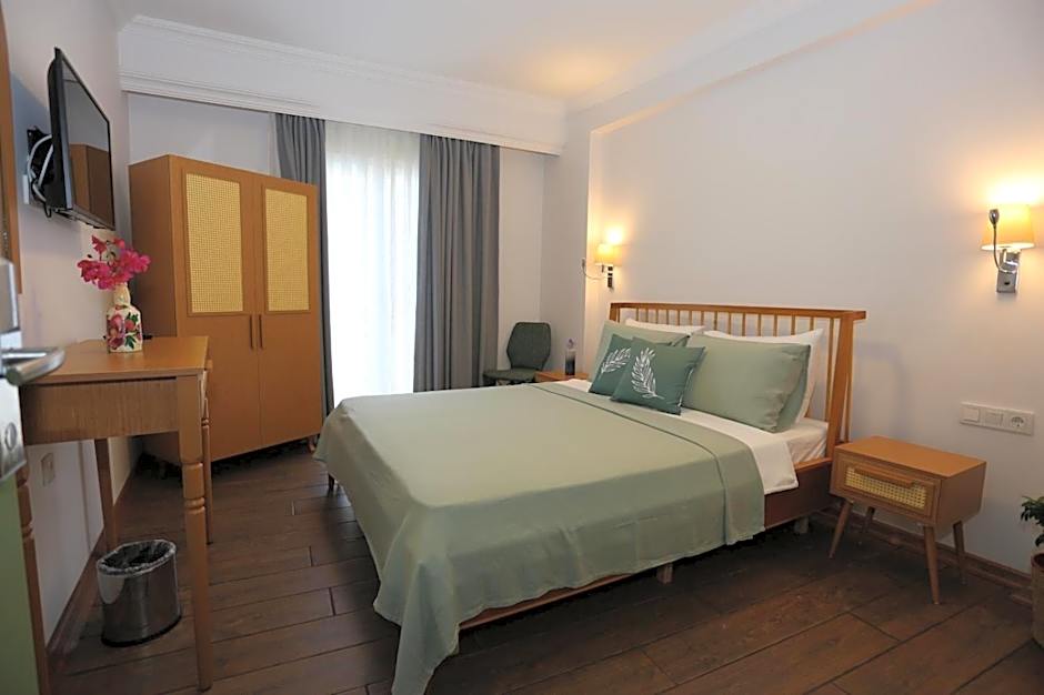 AtaÇesme Otel