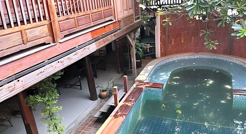 Tony's Place Beds & Breakfast