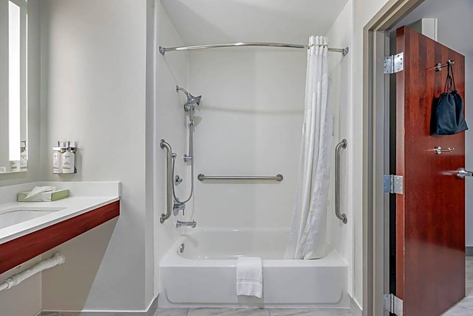 Holiday Inn Express White House By IHG