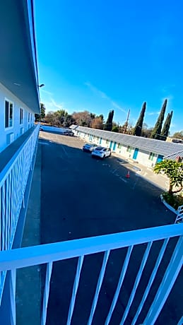 Plaza Inn Motel