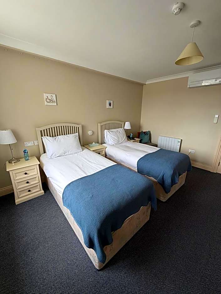 Connemara Lake Hotel