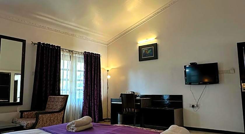 Silver Sands Hideaway Hotel