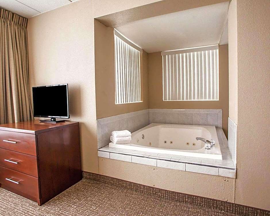 Quality Inn & Suites Orland Park - Chicago