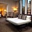 Hotel Chicago Downtown, Autograph Collection by Marriott
