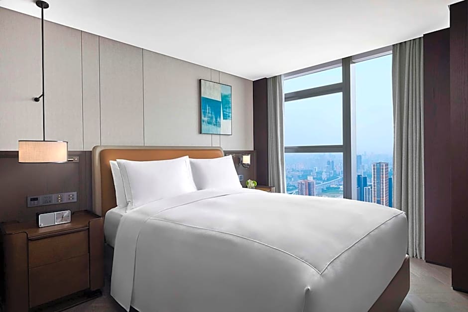 Photo 1 of 6 of Deluxe Loft 1 King Bed Suite, Sky View