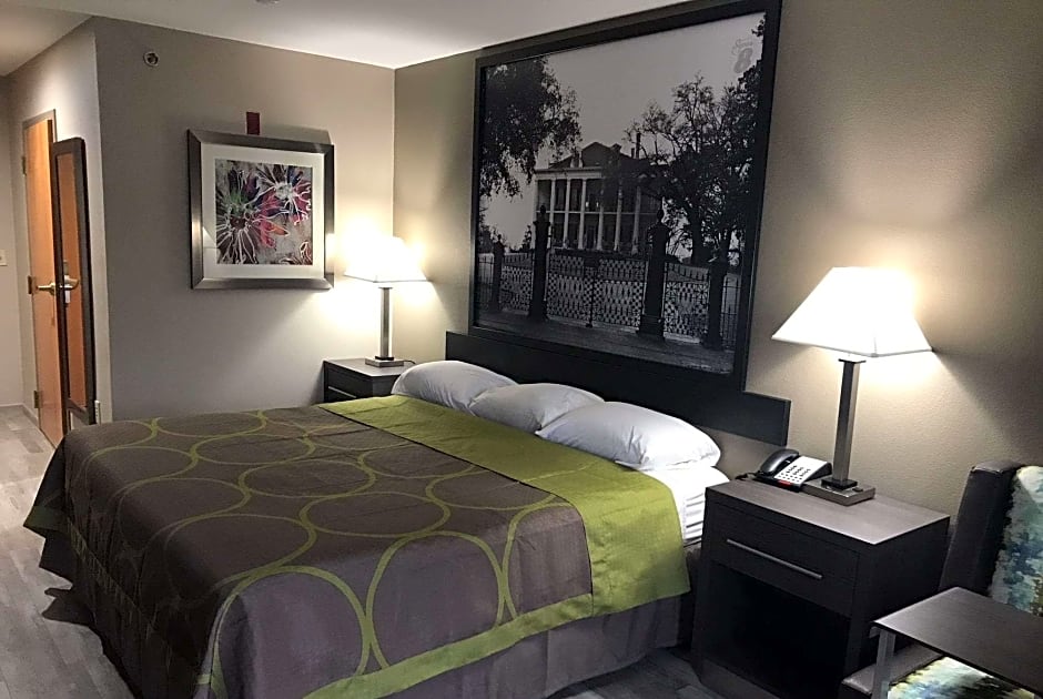 Super 8 Pascagoula