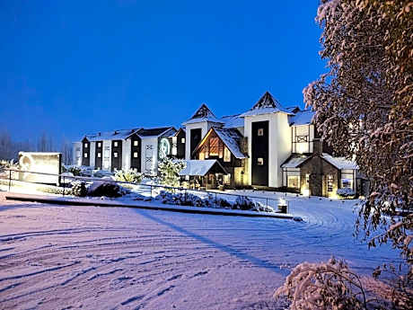 Xelena Hotel & Suites