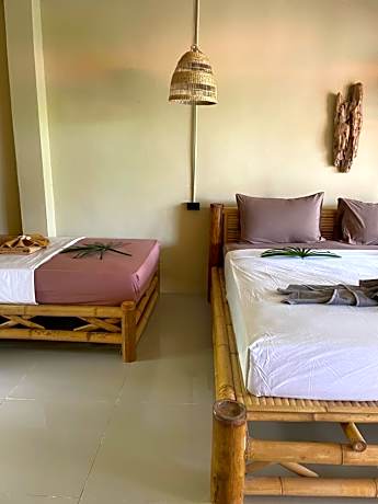 Triple Room with Private Bathroom