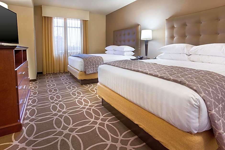 Drury Inn & Suites Louisville North