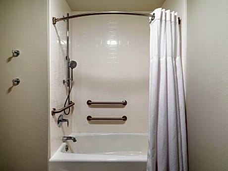 King Studio Suite - Mobility Access Tub/Non-Smoking