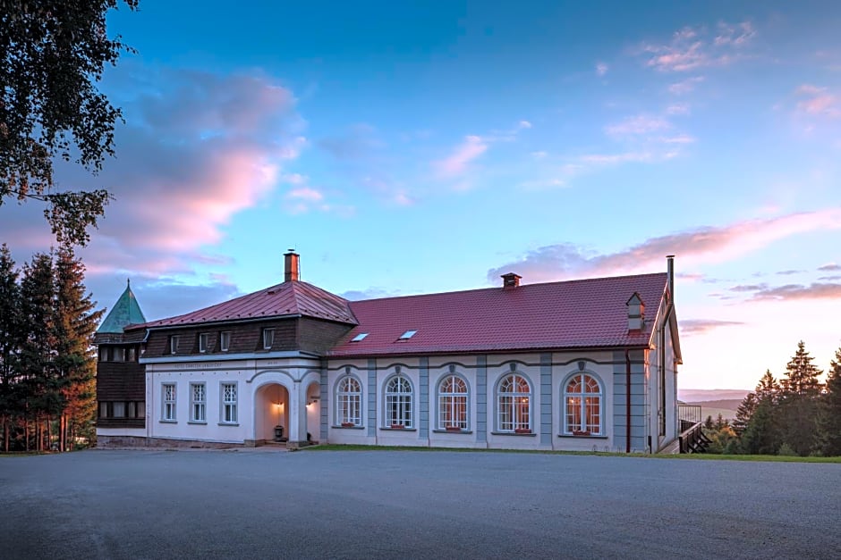 Hotel Zámeček Janovičky