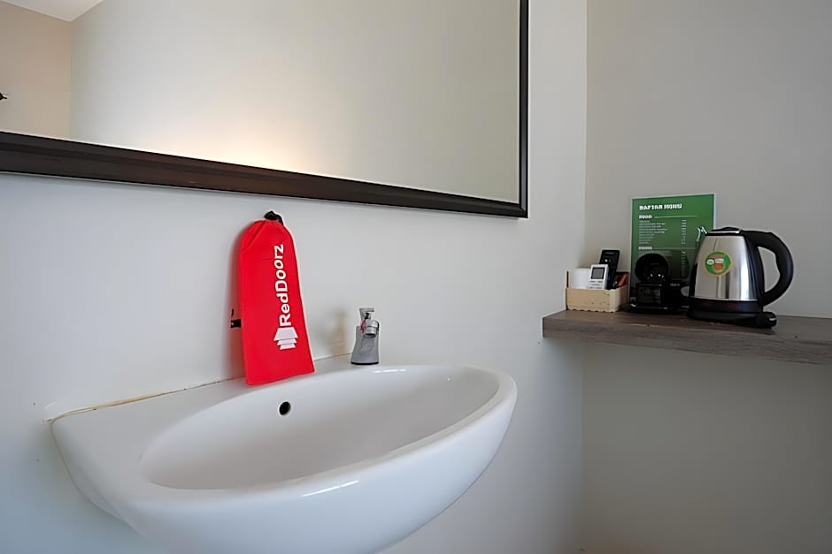 RedDoorz Syariah @ Jalan Jenderal Sudirman Palopo