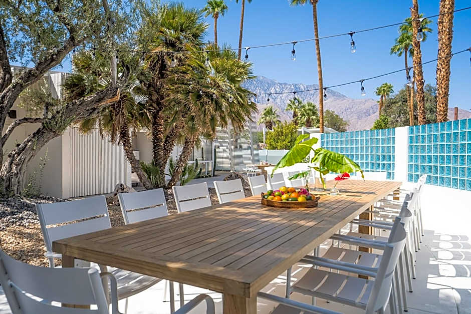 The Monkey Tree Hotel Buyout by AvantStay Entire Hotel Buyout! Funky Rooms with Modern Amenities!