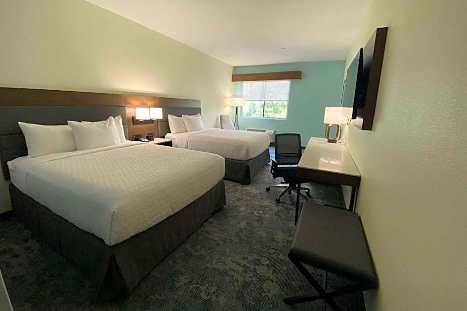 La Quinta Inn & Suites by Wyndham Santa Cruz