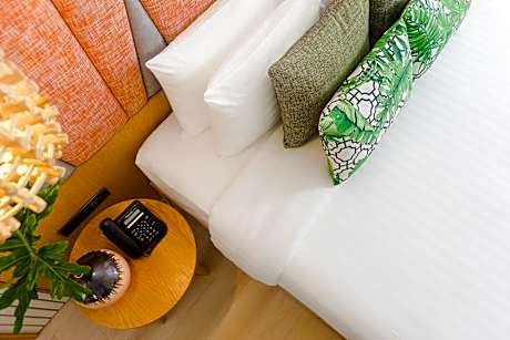 Beachfront Pool Villa