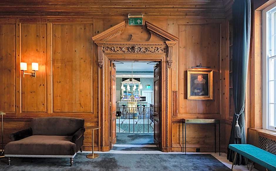 No. 30 Knightsbridge