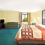Super 8 by Wyndham Montgomery I-65