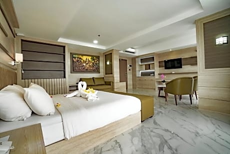 Bay View Sunrise Suite